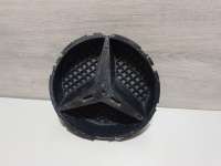 Кронштейн эмблемы решетки радиатора Mercedes A W176 2013г. A0008880060 - Фото 2