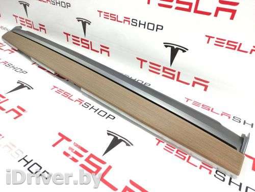 Накладка декоративная на торпедо Tesla model 3 2019г. 1091225-00-D - Фото 1