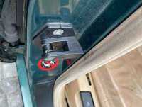 Ответная часть (скоба) замка двери BMW 7 E38 1997г.  - Фото 3