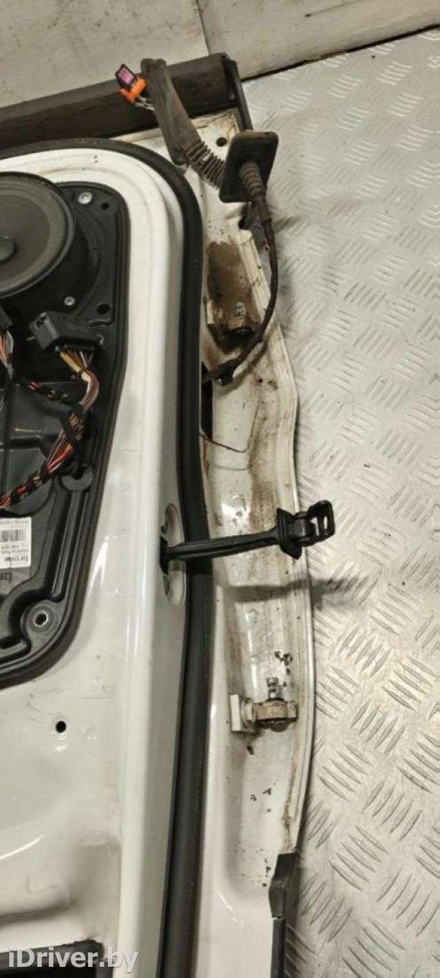 Ограничитель открывания двери задней Volkswagen Tiguan 1 2013г.  - Фото 1