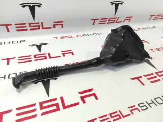 Водосток крышки багажника левый Tesla model X 2017г. 1072420-00-C,1046659-00-E - Фото 4