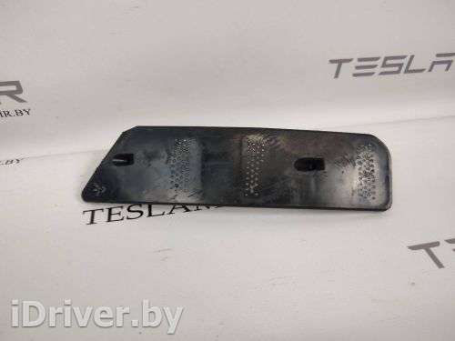 1059980-00 Кронштейн крепления фары противотуманной правый к Tesla model S Арт 12682