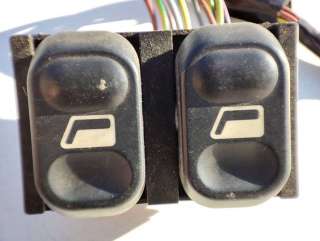  Кнопка стеклоподъемника заднего правого  к Peugeot 406 Арт 64847266