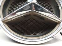 Эмблема решетки радиатора Mercedes CLS C218 2011г. A2188174500 - Фото 2
