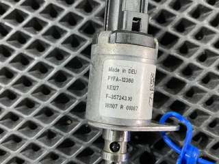 Клапан фазорегулятора Mazda 6 3 2014г. PYFA-12360 - Фото 7
