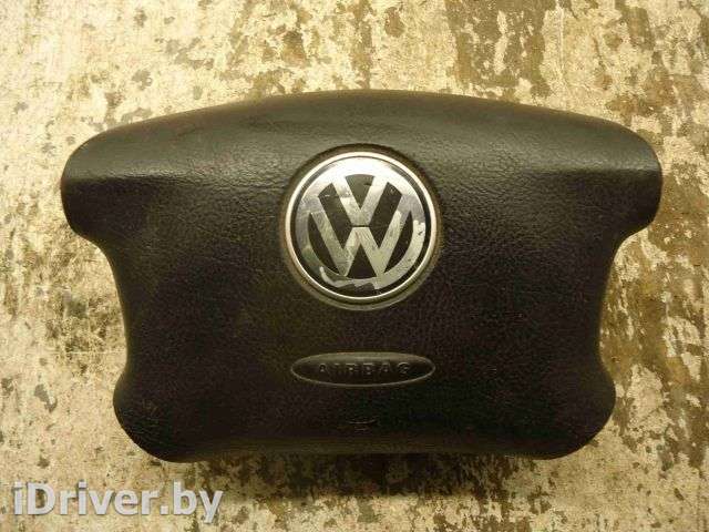 Подушка безопасности водителя Volkswagen Sharan 1 restailing 2002г.  - Фото 1