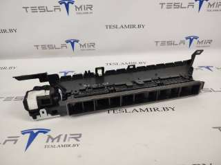 1083325-00 Дефлектор обдува салона к Tesla model 3 Арт 12660