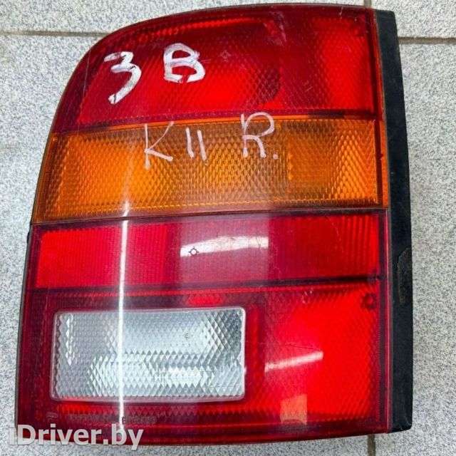 Фонарь задний правый Nissan Micra K11 1996г.  - Фото 1