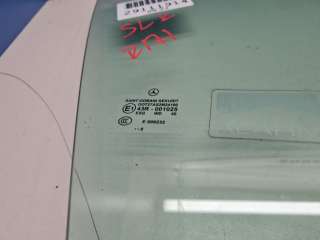 Стекло двери передней правой Mercedes SLK r171 2004г. A1717250210 - Фото 3