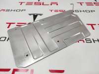 1013499-00-F Накладка декоративная к Tesla model S Арт 9915503