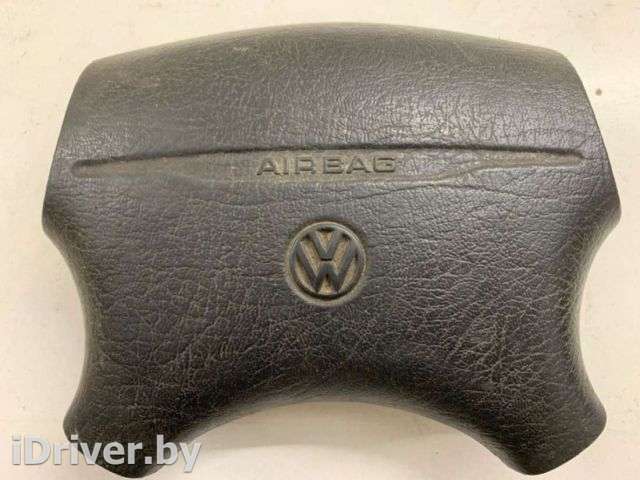 Подушка безопасности водителя Volkswagen Sharan 1 1998г.  - Фото 1