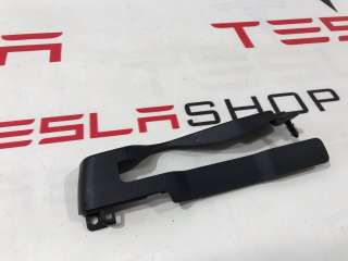 Пластик салазок сиденья Tesla model X 2017г. 1068832-00-A,1068833-00-A - Фото 5