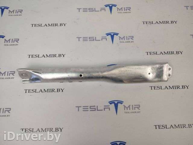 Усилитель (распорка) стоек амортизатора правый Tesla model S 2018г. 1064611-00,1057806-00 - Фото 1