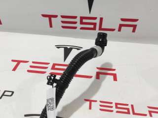 Патрубок системы охлаждения переднего мотора правый Tesla model X 2022г. 1589683-00-C - Фото 4