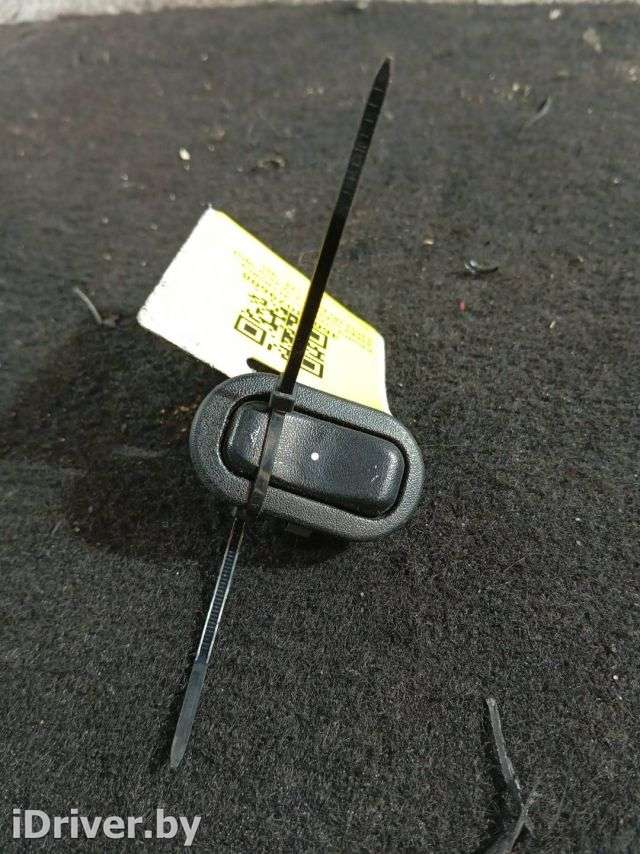 Кнопка стеклоподъемника переднего правого Opel Zafira B 2005г.  - Фото 1