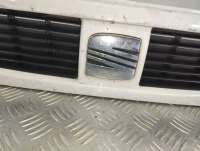 Решетка радиатора Volkswagen Caddy 2 2000г.  - Фото 2