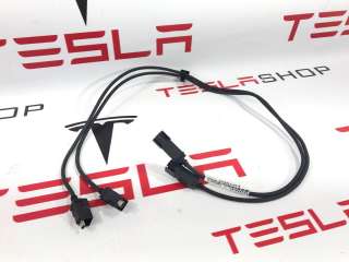 1004815-08-B Провод USB к Tesla model S Арт 9905532