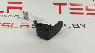 1116003-00-C Заглушка (решетка) в бампер задний к Tesla model 3 Арт 9878889