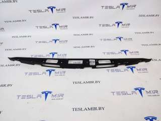 1011685-00,1011685-01 Кронштейн крепления молдинга крыши багажника к Tesla model S Арт 11877