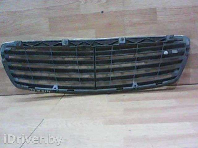 Решетка радиатора Mercedes E W211 2002г. A211 880 03 83 - Фото 1