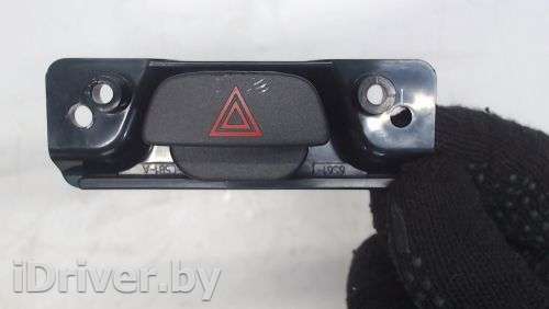 Кнопка аварийной сигнализации Ford Fiesta 5 2006г.  - Фото 1