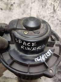 Моторчик печки Mitsubishi Space Runner 1 1998г.  - Фото 3