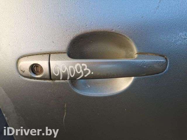 Ручка наружная передняя правая Toyota Avensis VERSO 2004г.  - Фото 1