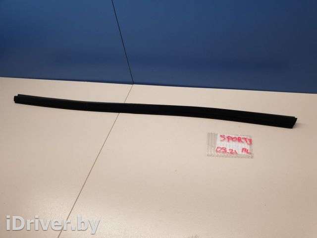 Накладка стекла передней левой двери Kia Sportage 2 2010г. 822313W000 - Фото 1