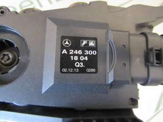 Педаль газа Mercedes A W176 2014г. A2463001804 - Фото 3