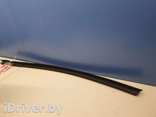 Накладка стекла задней левой двери Audi A4 B8 2008г. 8K0839479C - Фото 1
