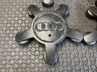 Колпачок литого диска Audi TT 2 2008г. 4F0601165N - Фото 5