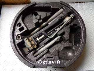 1z0012115 , artRBA4243 Набор инструментов штатный к Skoda Octavia A5 Арт RBA4243