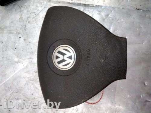 Подушка безопасности водителя Volkswagen Golf 5 2005г.  - Фото 1