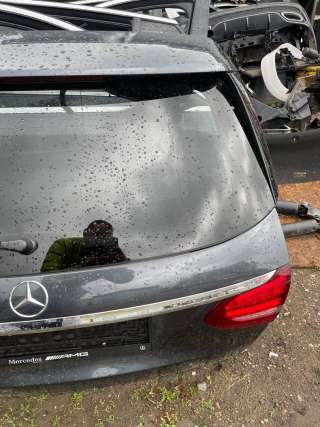 Крышка багажника (дверь 3-5) Mercedes C W205 2015г.  - Фото 3