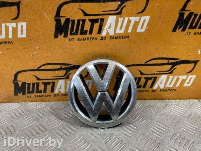 Эмблема решетки радиатора Volkswagen Tiguan 1 2011г. 561853600 - Фото 1