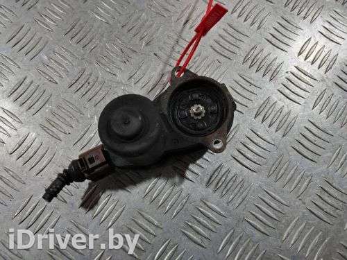 Моторчик ручника (стояночного тормоза) Audi A8 D5 (S8) 2013г. 4H0998281 - Фото 1
