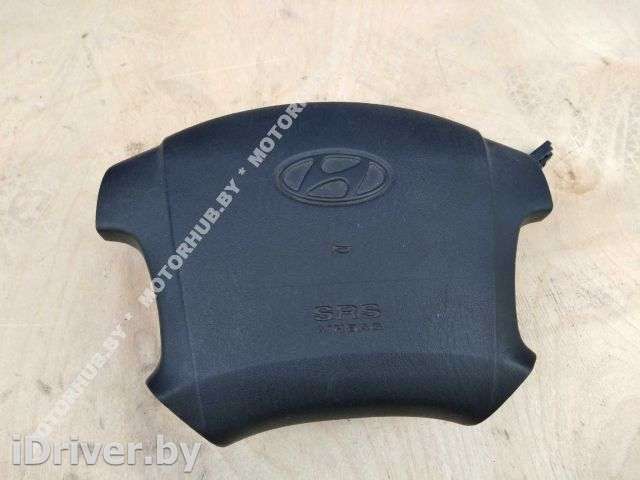 Подушка безопасности водителя Hyundai Terracan 2003г.  - Фото 1