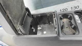 Подлокотник центральный Volkswagen Touareg 2 2011г.  - Фото 7