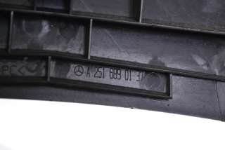 Накладка декоративная на торпедо Mercedes R W251 2011г. A2516890137 , art822287 - Фото 5