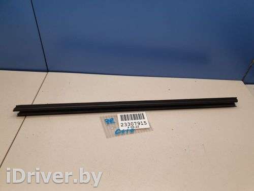 Накладка стекла задней правой двери Renault Clio 3 2005г.  - Фото 1
