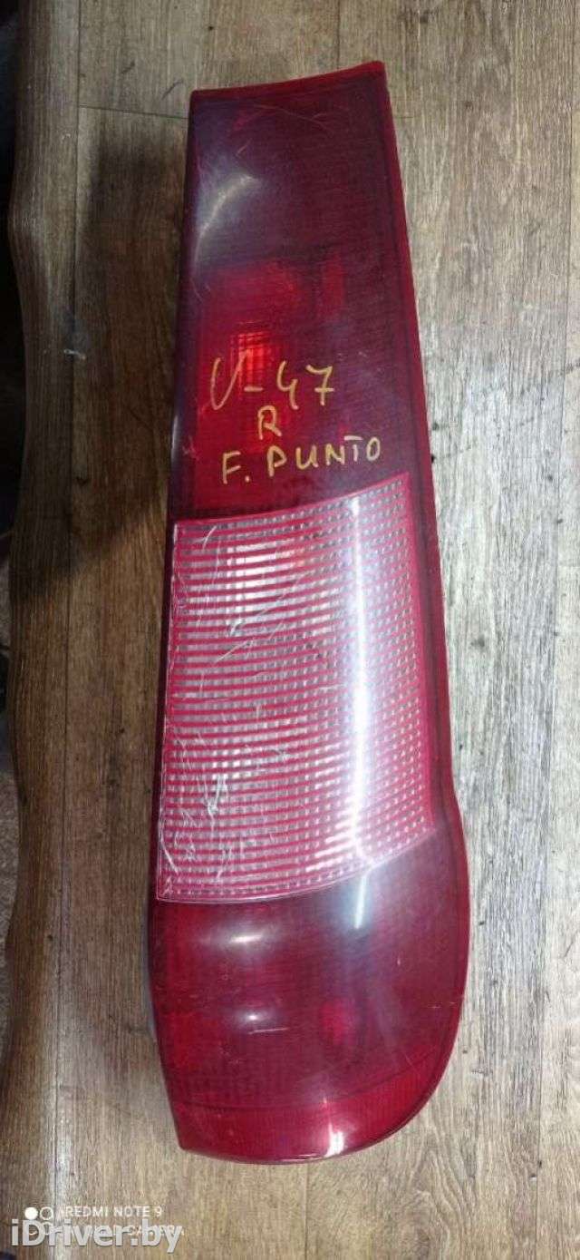 Фонарь задний правый Fiat Punto 1 1994г.  - Фото 1