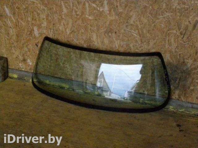 Стекло заднее Kia Sephia 2 1998г.  - Фото 1