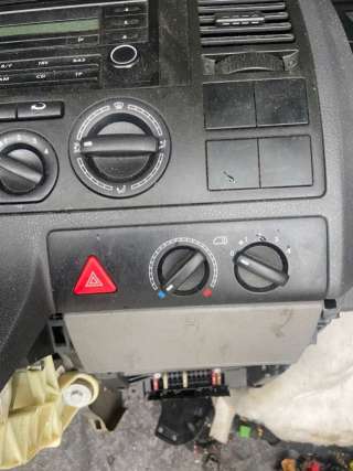  Кнопка аварийки к Volkswagen Transporter T5 Арт 35014388