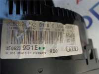 Щиток приборов (приборная панель) Audi A4 B7 2006г.  - Фото 4
