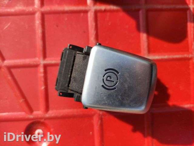 Кнопка ручного тормоза (ручника) Mercedes C W205 2015г.  - Фото 1