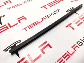 1038408-00-A Уплотнитель к Tesla model S Арт 9896706