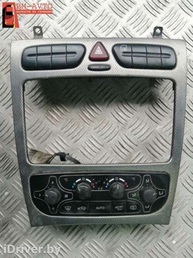 Блок кнопок Mercedes C W203 2002г. 2038217058 - Фото 1