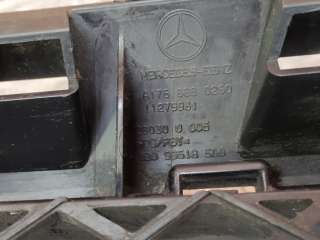 решетка радиатора Mercedes A W176 2012г. A17688002839982, A1768880260 - Фото 6