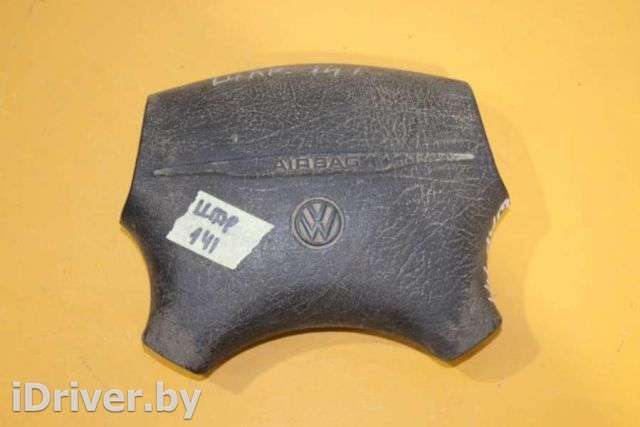 Подушка безопасности водителя Volkswagen Sharan 1 1998г.  - Фото 1