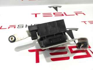 Блок клапанов пневмоподвески Tesla model S 2013г. 6006406-00-A,1457645-00-A - Фото 4